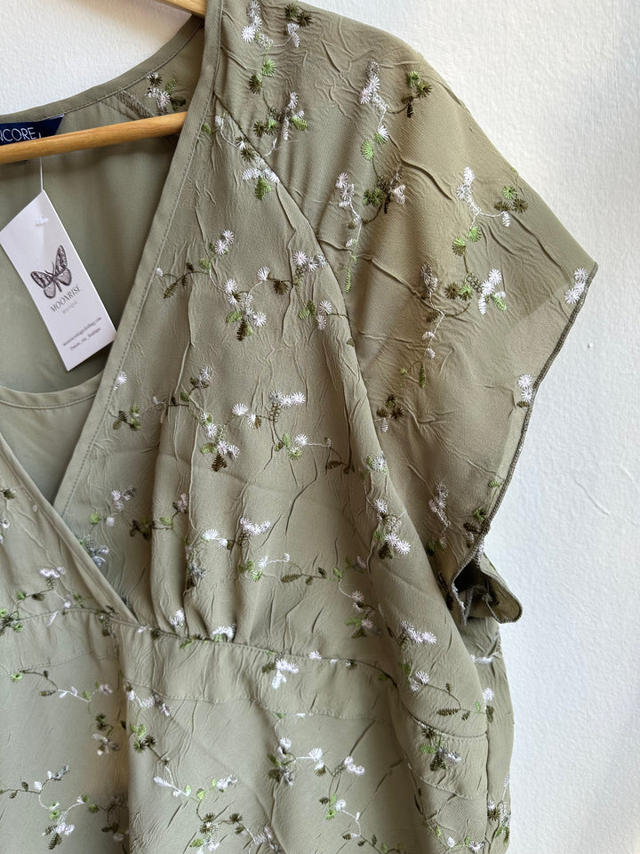 Vintage Sage Blossom Embroidered Top | Size 16