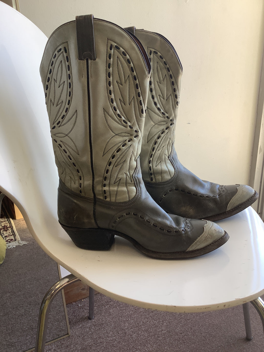 Vintage Black & Silver Western Cowboy Boots