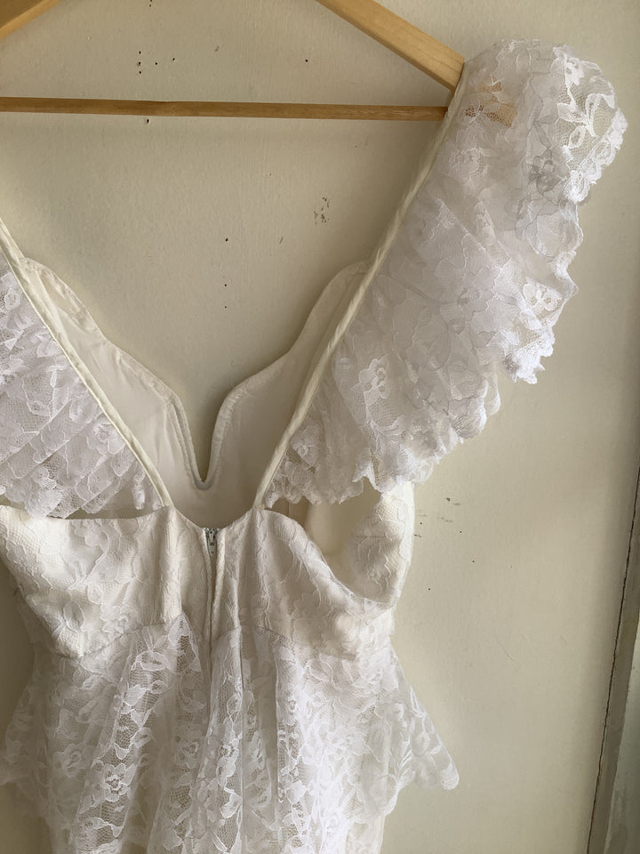 Vintage Romantic 80s Lace+ Ruffle Wedding Dress