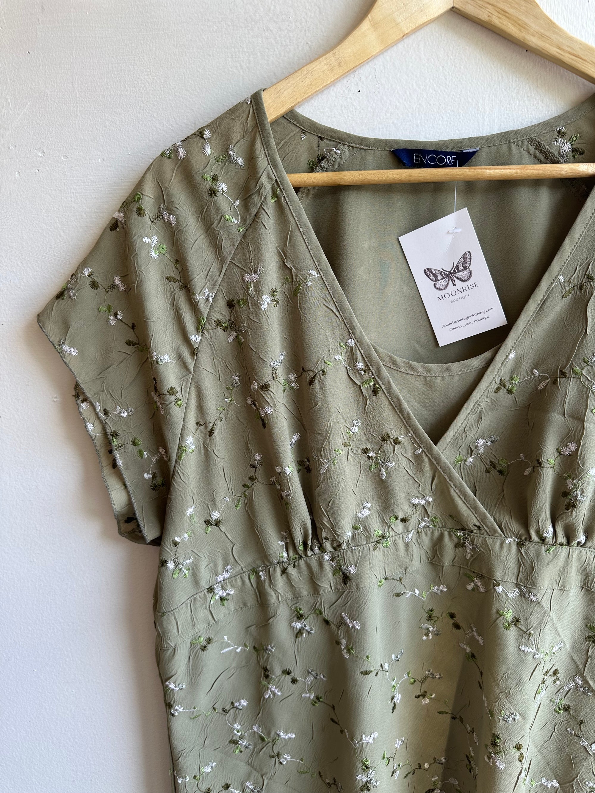Vintage Sage Blossom Embroidered Top | Size 16
