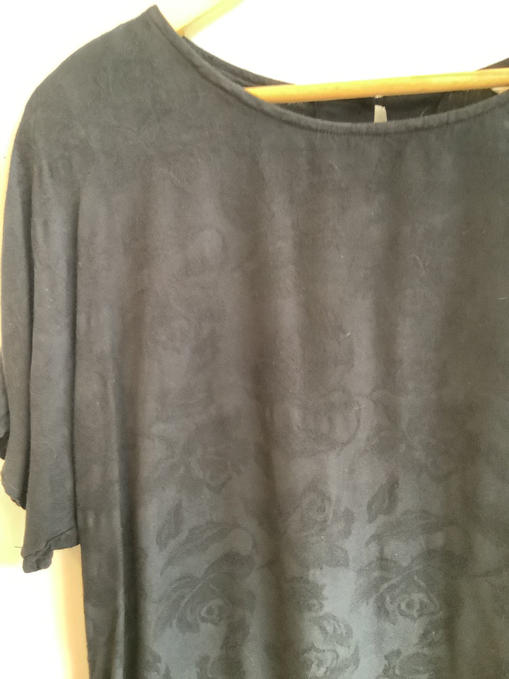 Vintage Shadow Rose Soft-Drape Tee