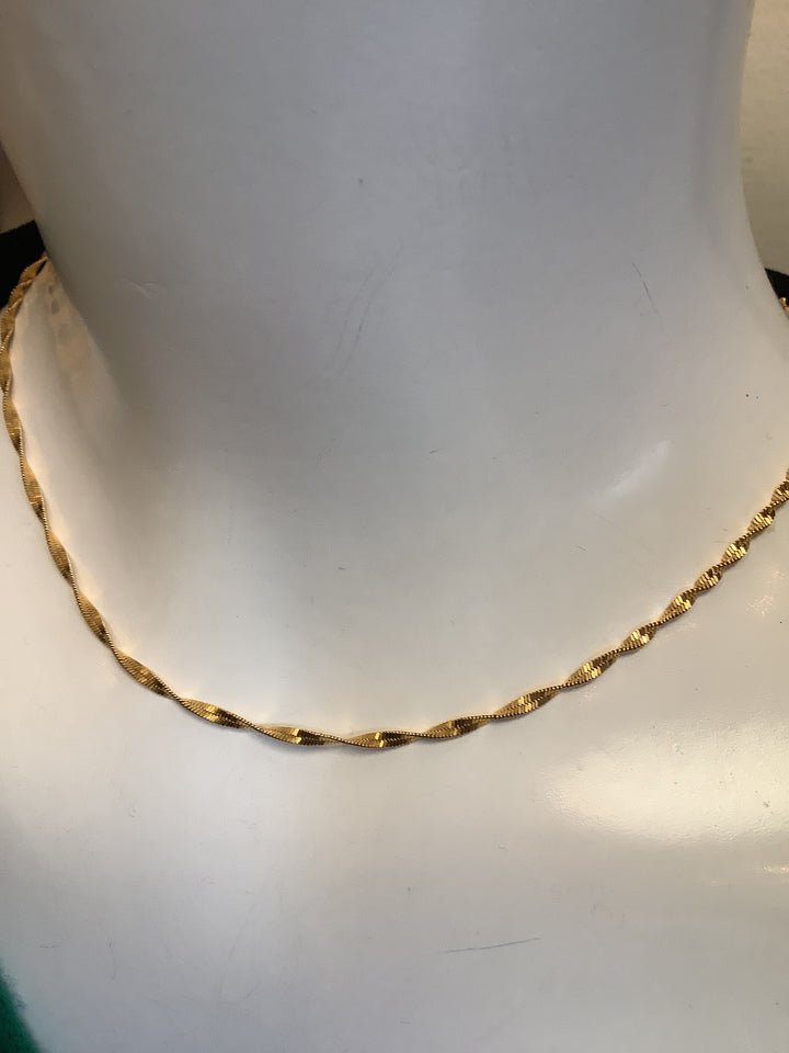 Twisted Gold Chain - Standout Boutique (Vancouver, BC)