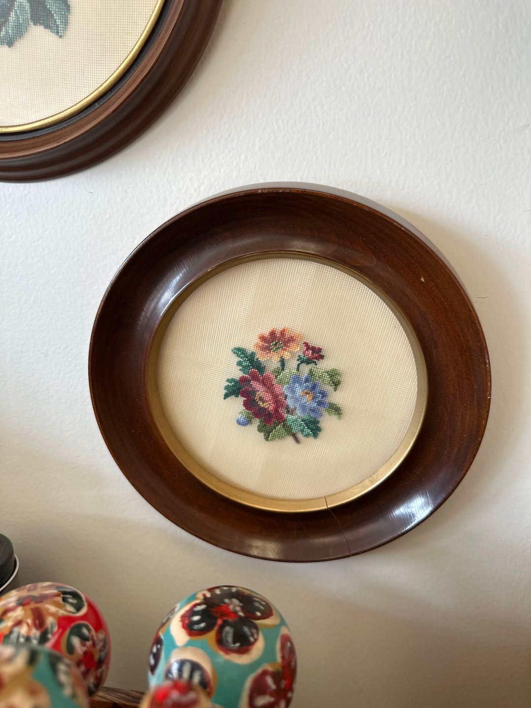 Vintage Round Framed Floral Embroidery