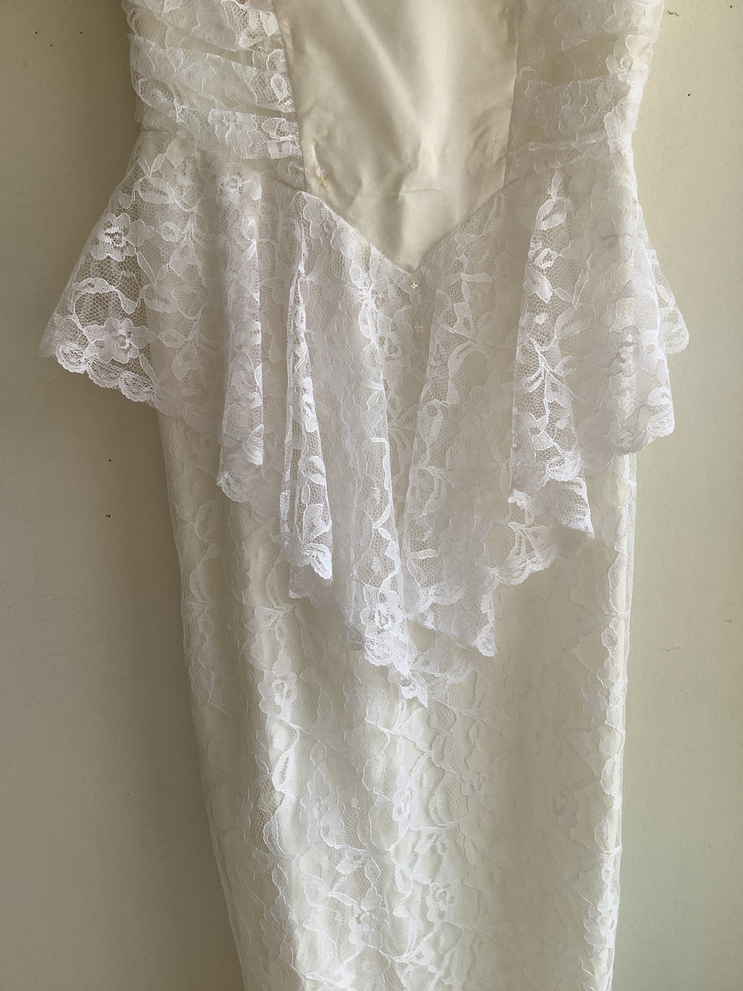 Vintage Romantic 80s Lace+ Ruffle Wedding Dress