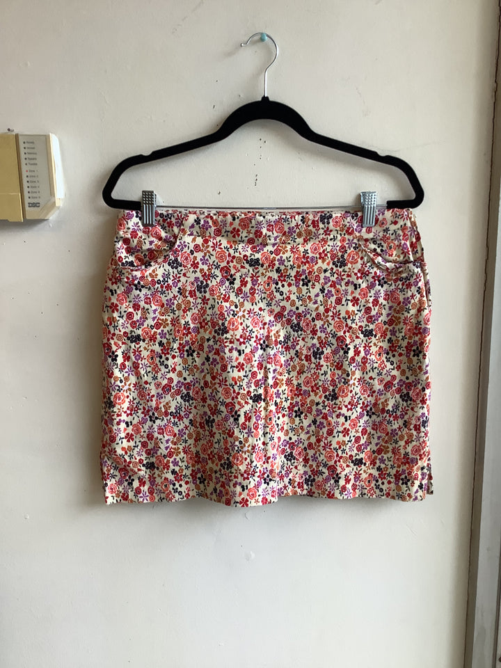 Vintage Floral Print Mini-Skort