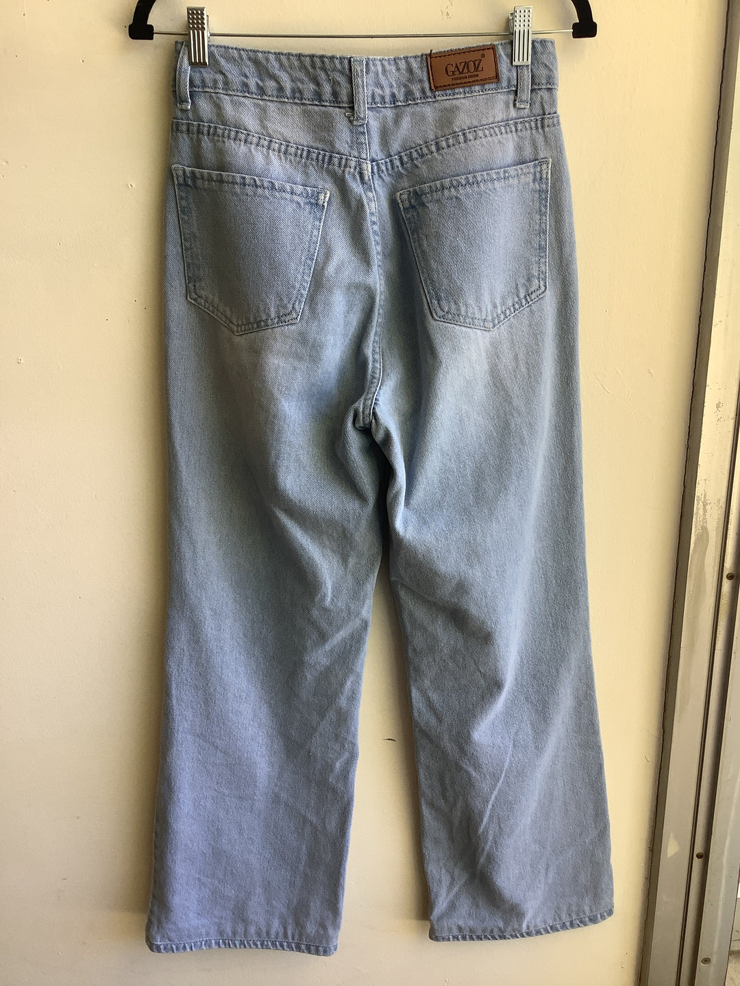 Weekend Wanderer Distressed Jeans