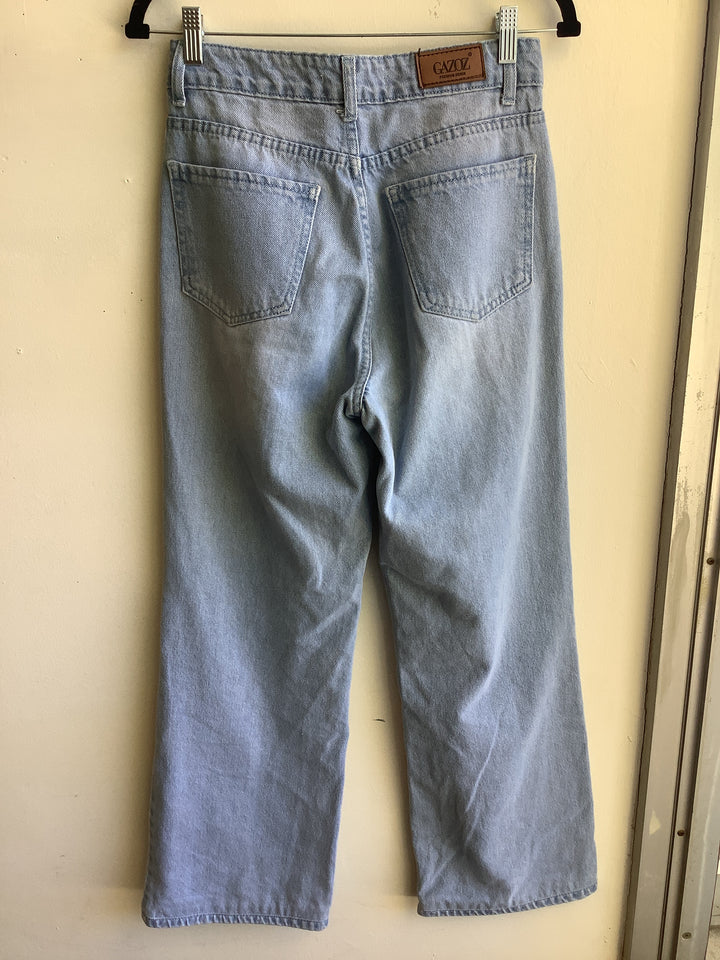 Weekend Wanderer Distressed Jeans