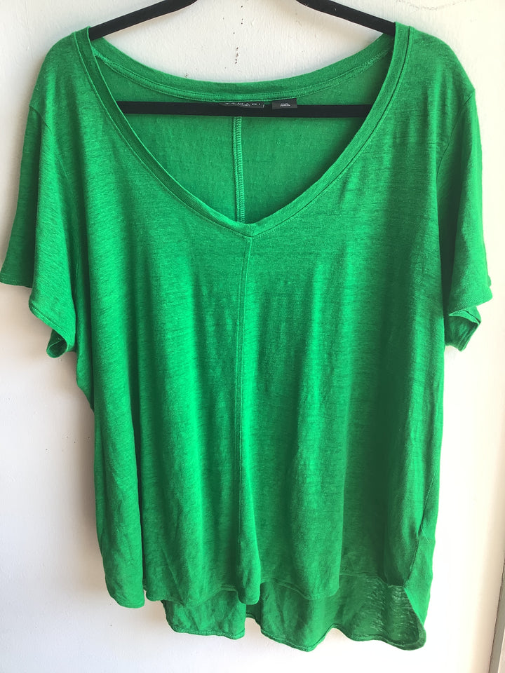 100% Linen Relaxed V-Neck Tee