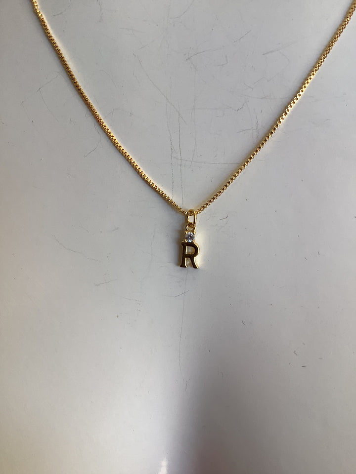 Standout Boutique R Pendant Necklace