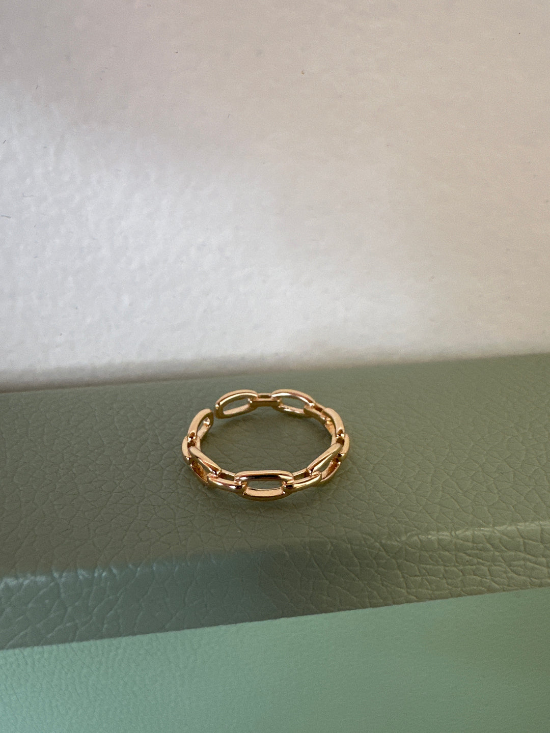 Standout Boutique Chainlink Gold Ring