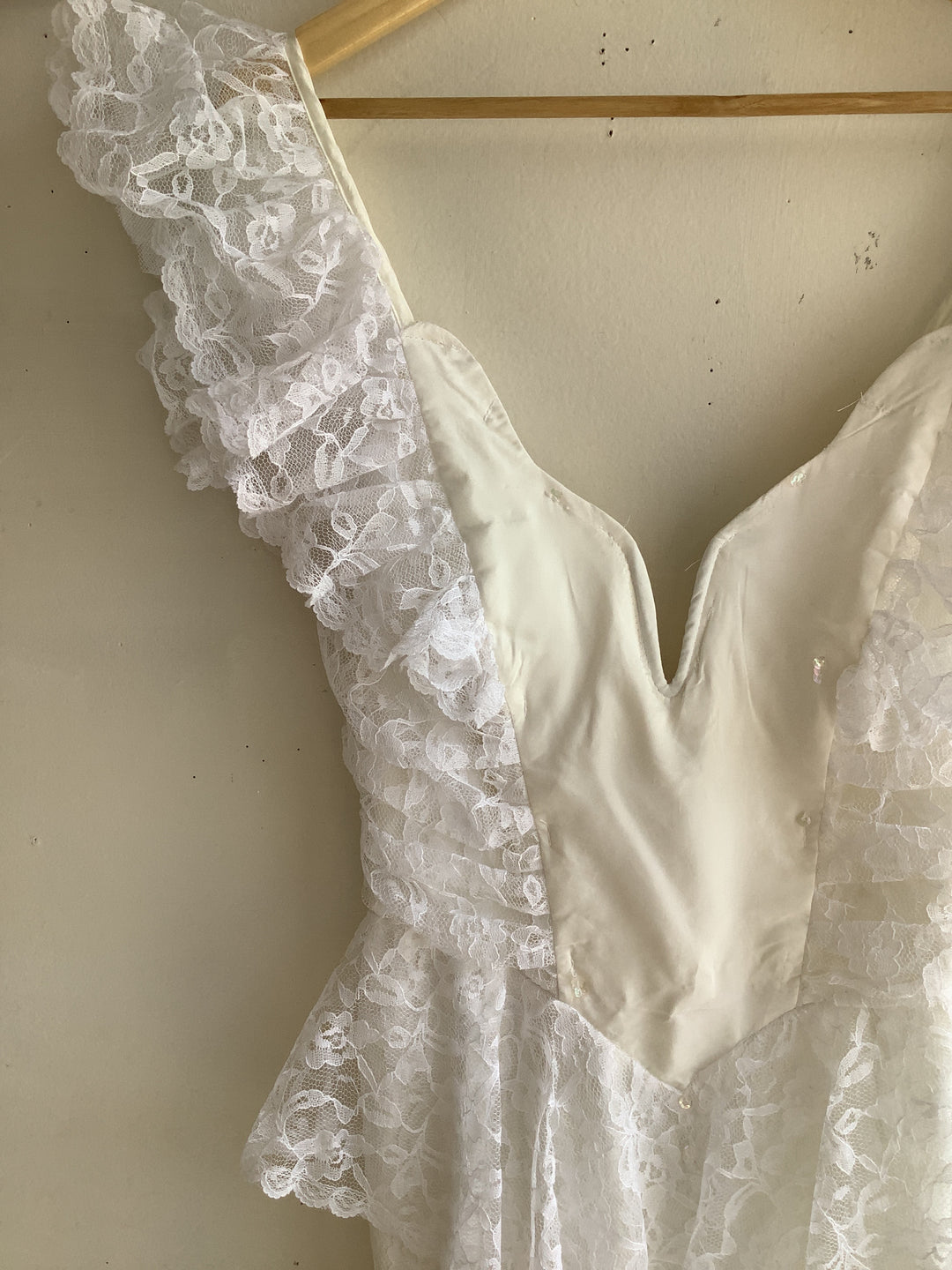 Vintage Romantic 80s Lace+ Ruffle Wedding Dress