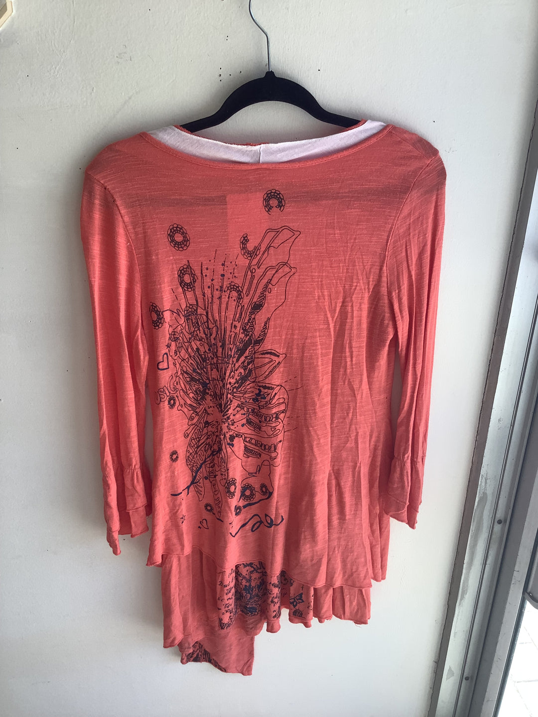 Papillon Butterfly Graphic Layered Top