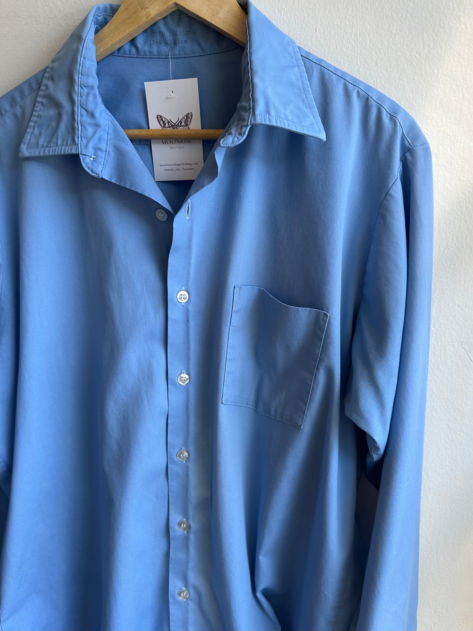 Vintage Blue Classic Button-Up Shirt | Size Large