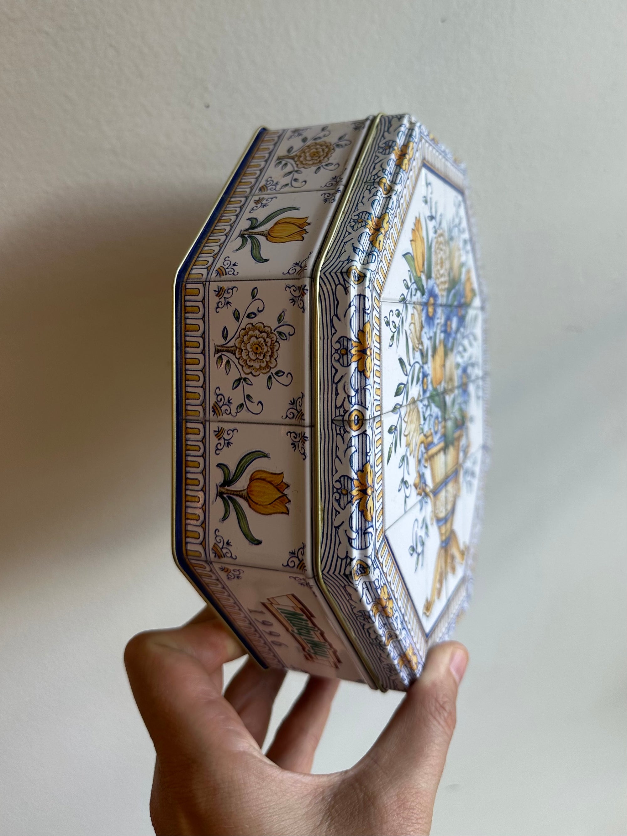 Vintage Floral Tin with Italian Tile Design