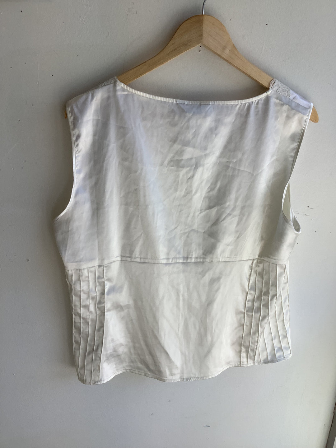 Vintage Ivory Lace Trim Tank - Ana