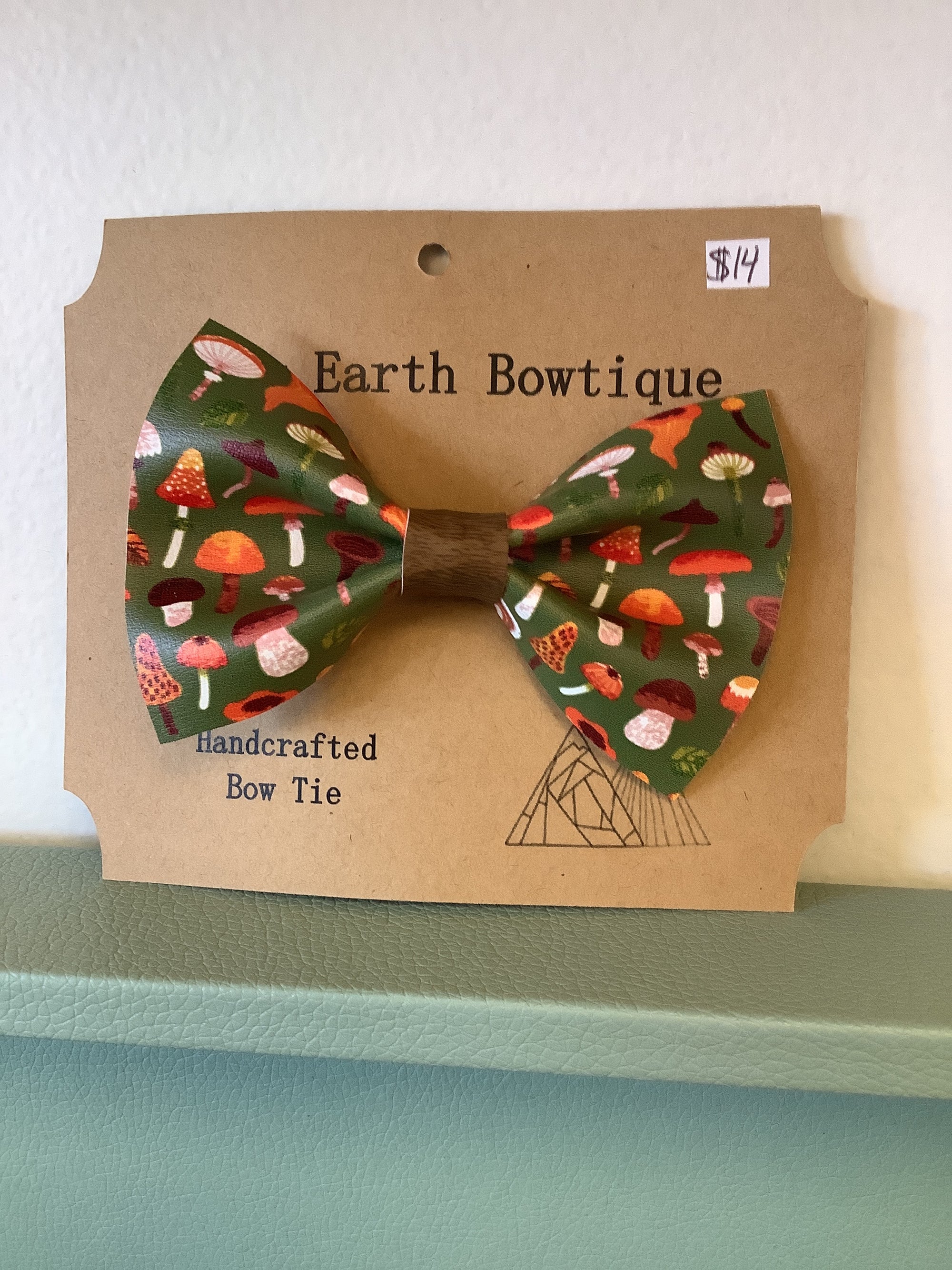 Raw Earth Bowtique Forest Green Mushroom Bow Tie