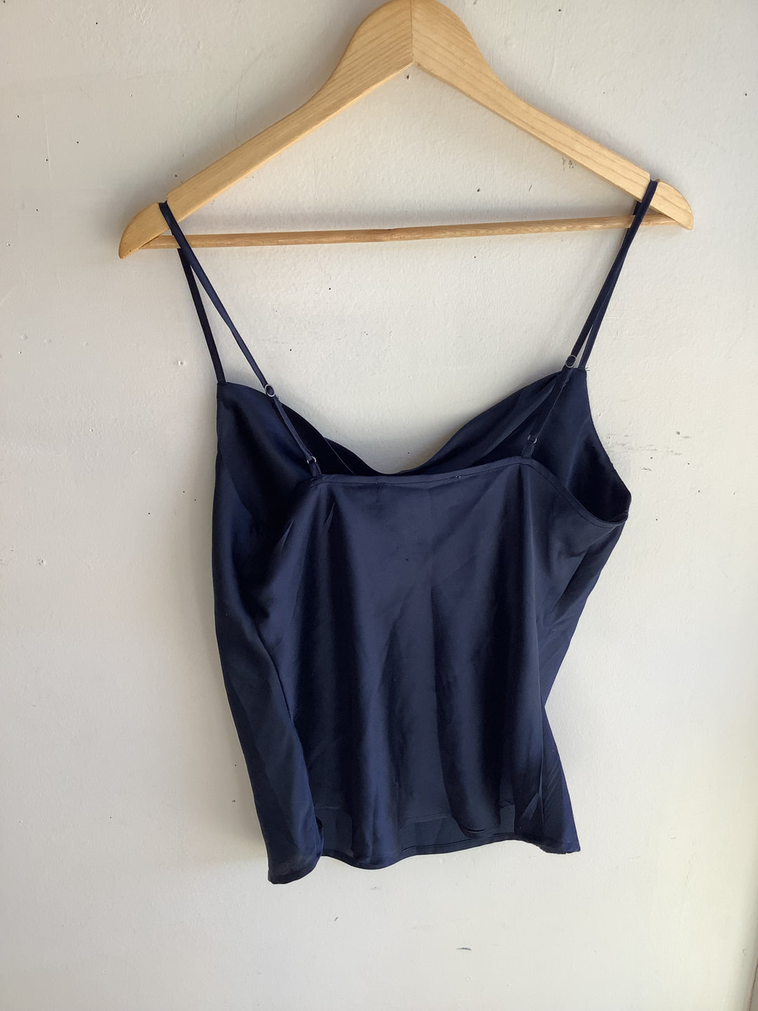 Abercrombie Silk-Feel Navy Cami - Ana