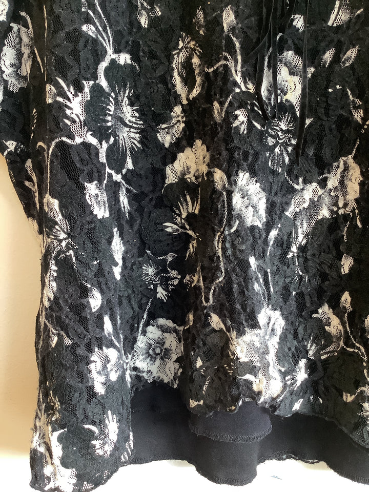 Vintage Lace Floral Knit Tee
