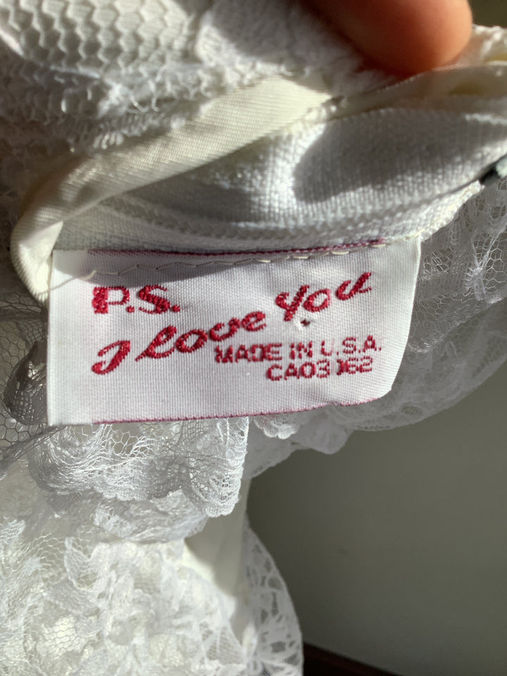 Vintage Romantic 80s Lace+ Ruffle Wedding Dress