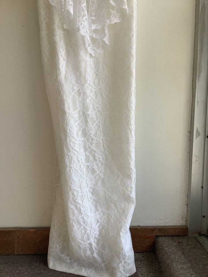 Vintage Romantic 80s Lace+ Ruffle Wedding Dress