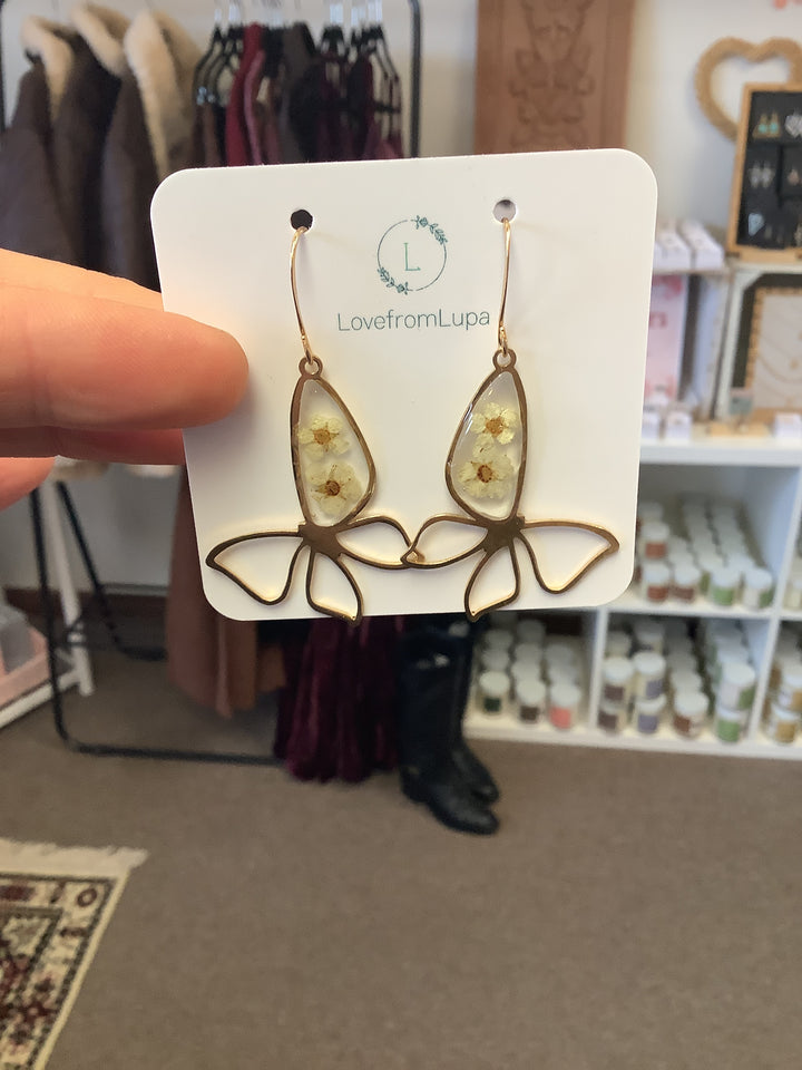 Butterfly Daisy Resin Earrings- Love From Lupa