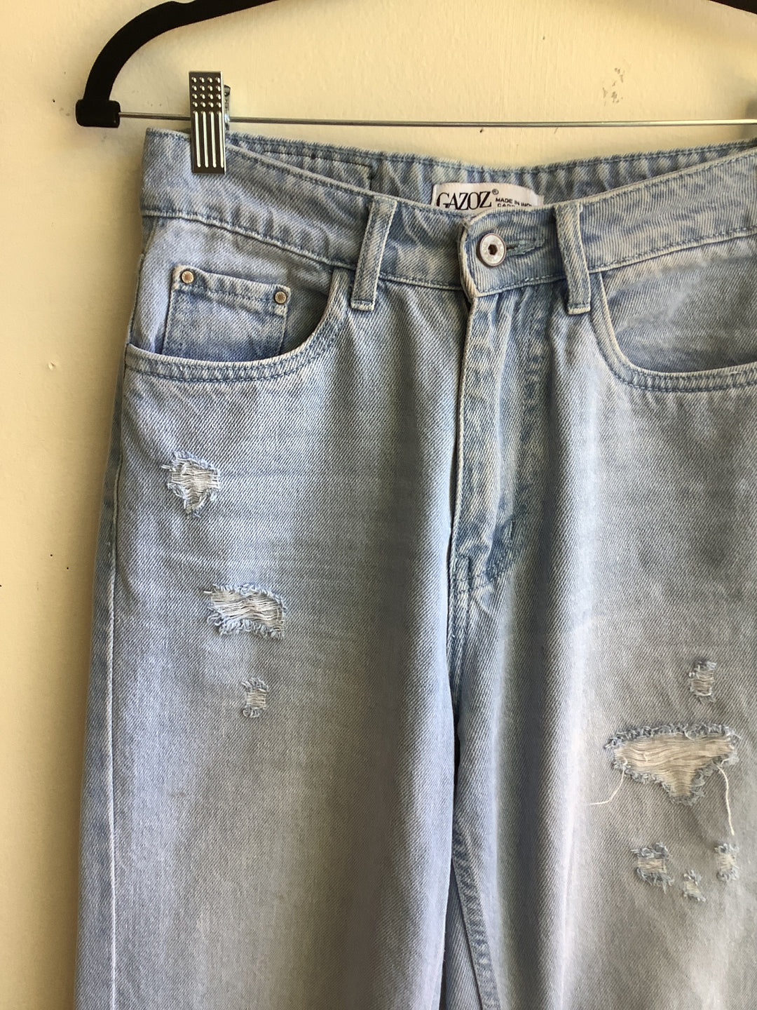 Weekend Wanderer Distressed Jeans