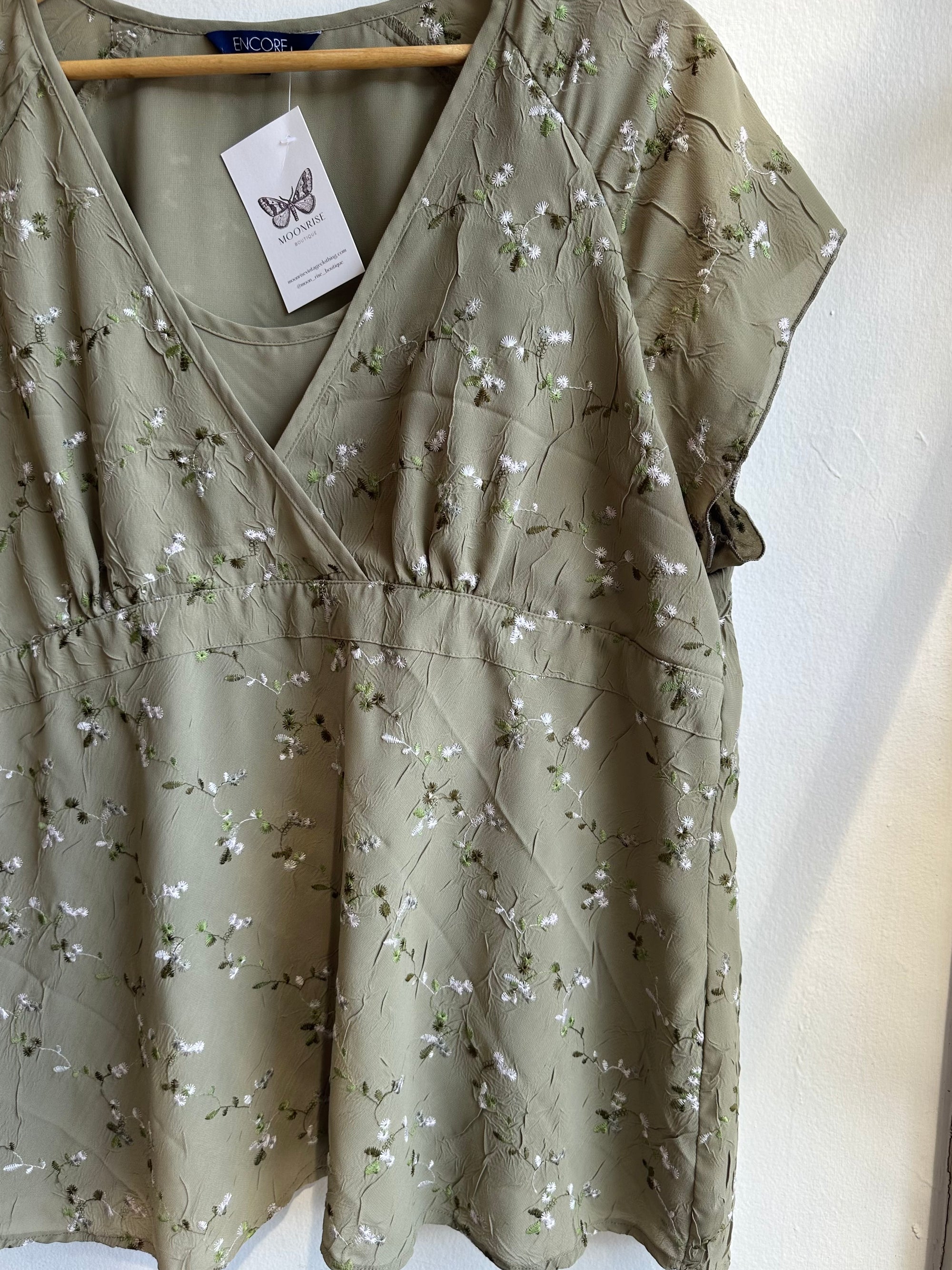 Vintage Sage Blossom Embroidered Top | Size 16