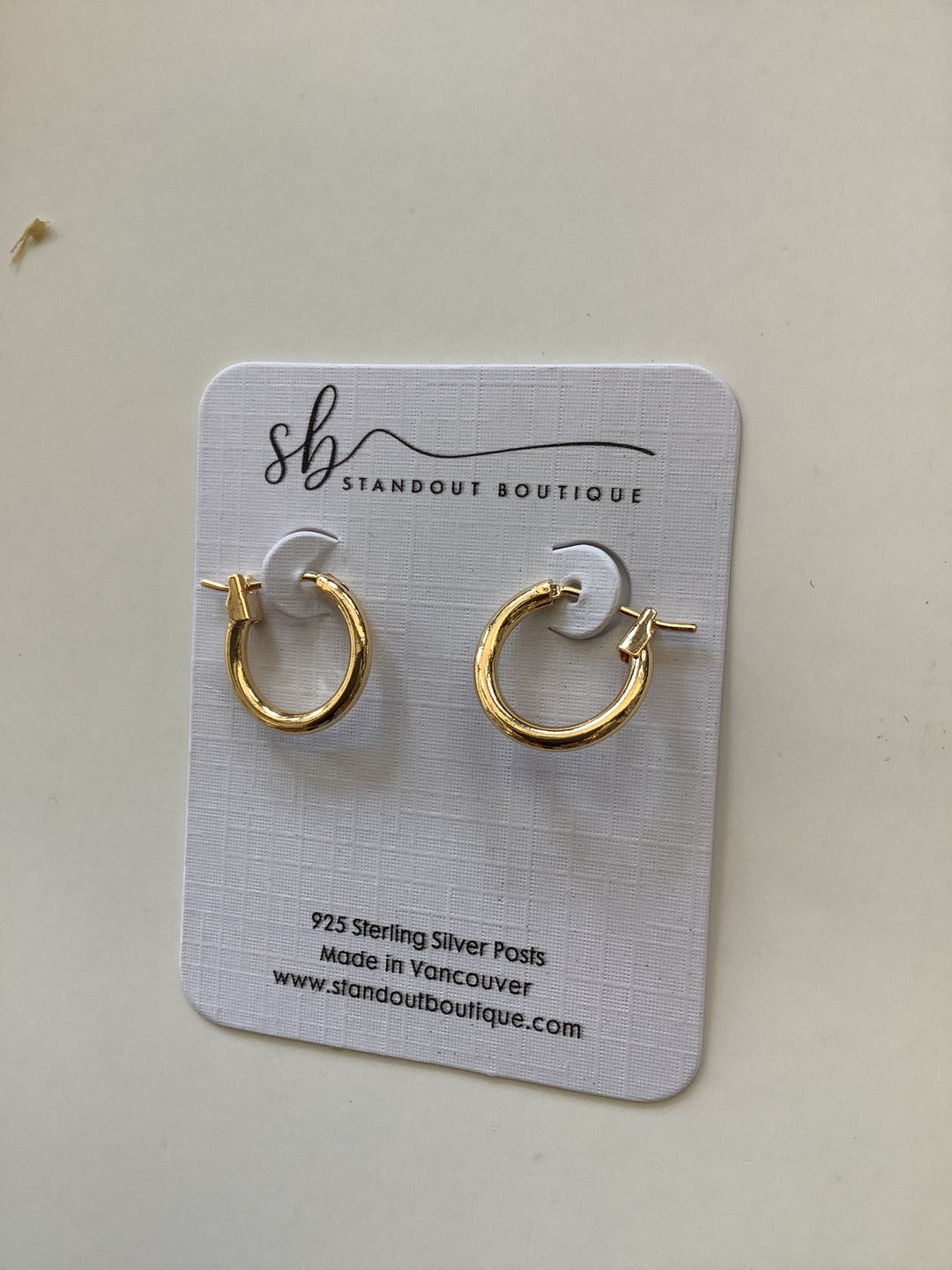 Small Gold Hoops - Standout Boutique(Vancouver, BC)