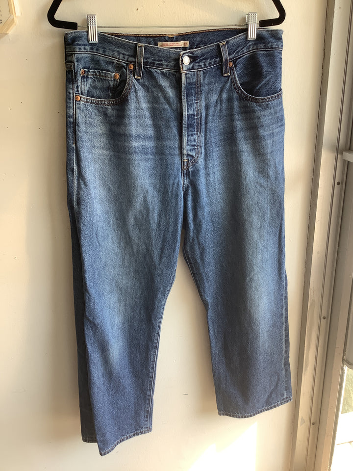 Levi’s Ribcage Straight Ankle Jeans