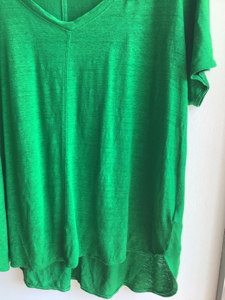 100% Linen Relaxed V-Neck Tee