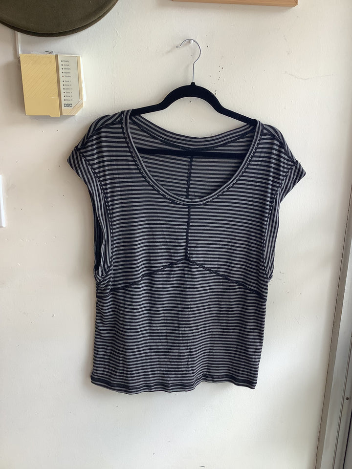 Lululemon Midnight Stripe Flow Tee