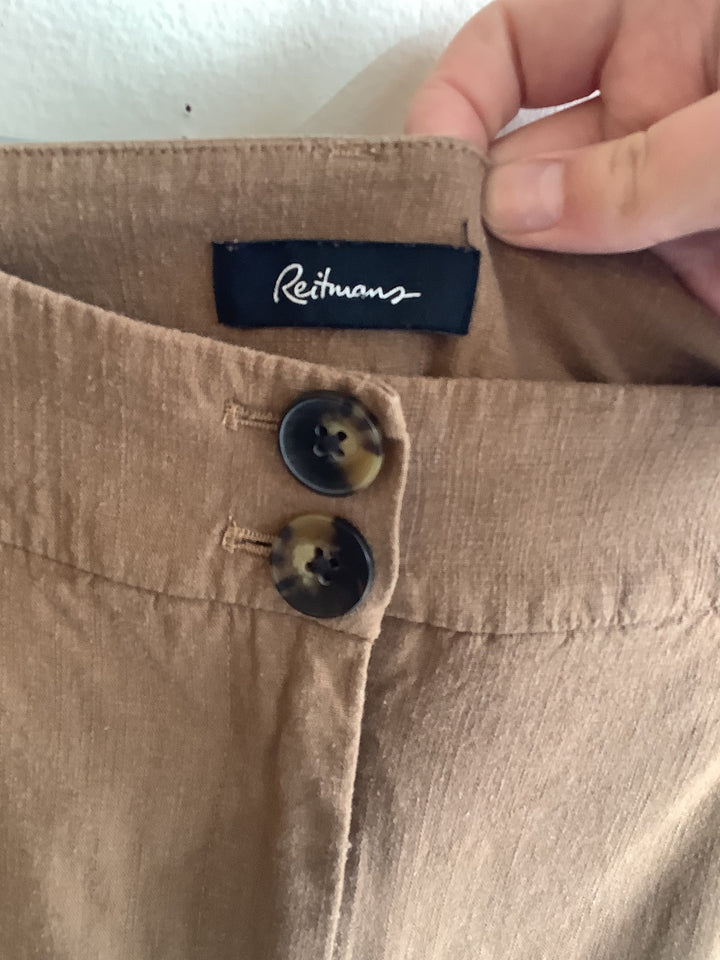 Reitmans High-Waisted Linen Blend Shorts