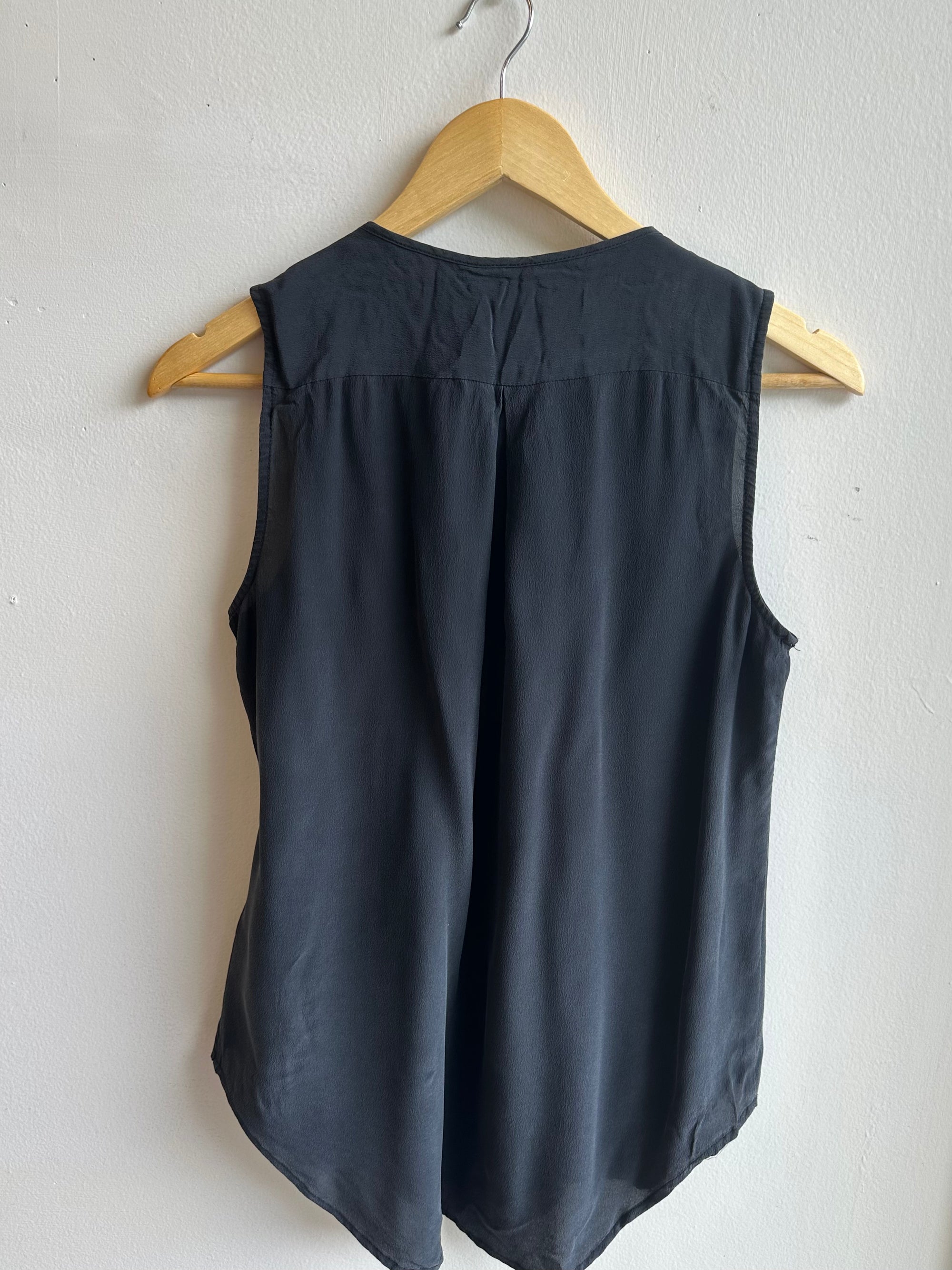 Vintage Mulberry Silk Pleated Sleeveless Blouse | Classic Black | Size Small