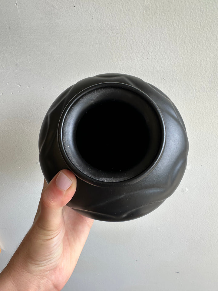 Mid-Century Matte Black Vase – Zenith Gouda Holland