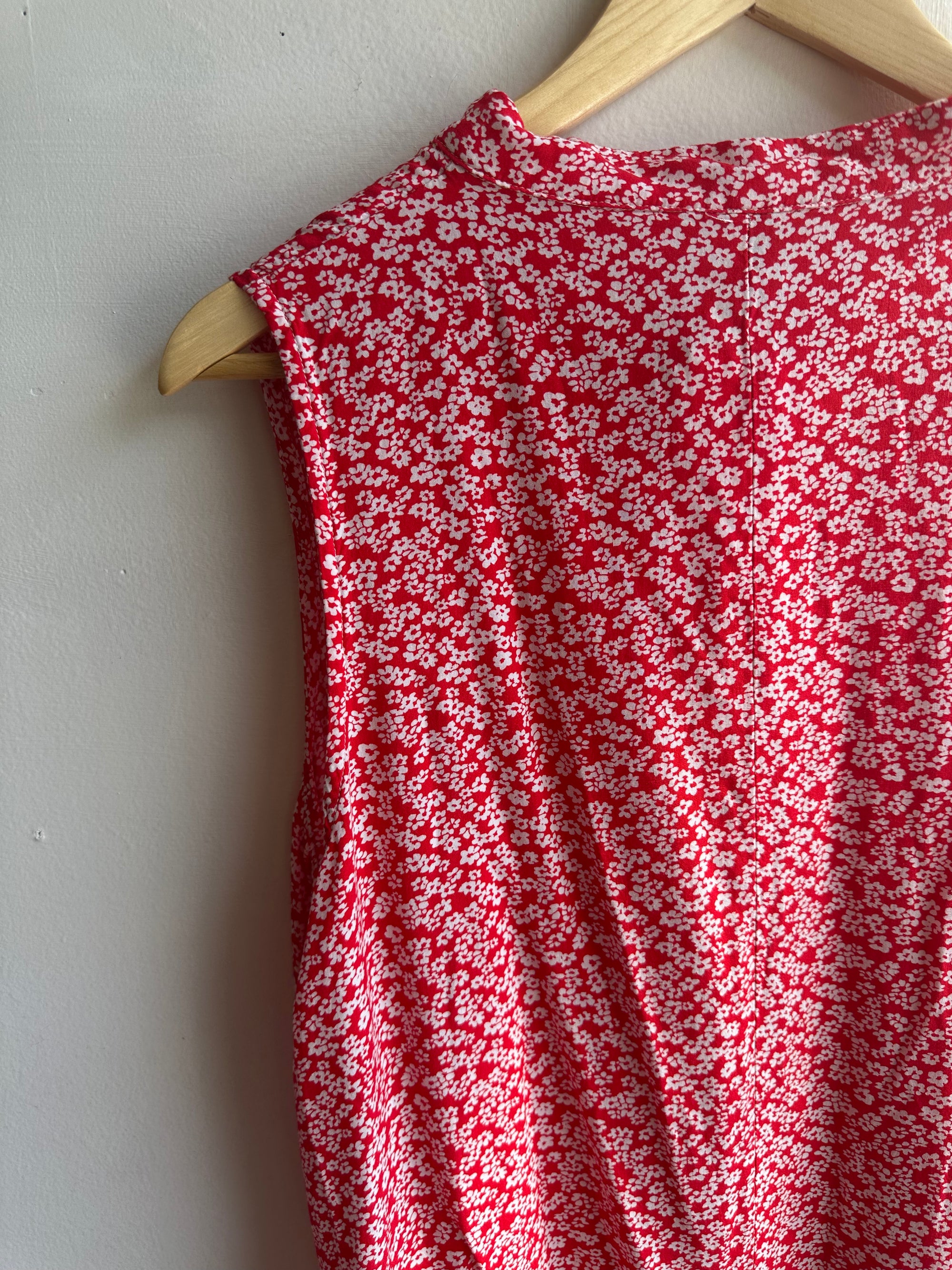Noracora Red Ditsy Floral Sleeveless Tunic | Size XL
