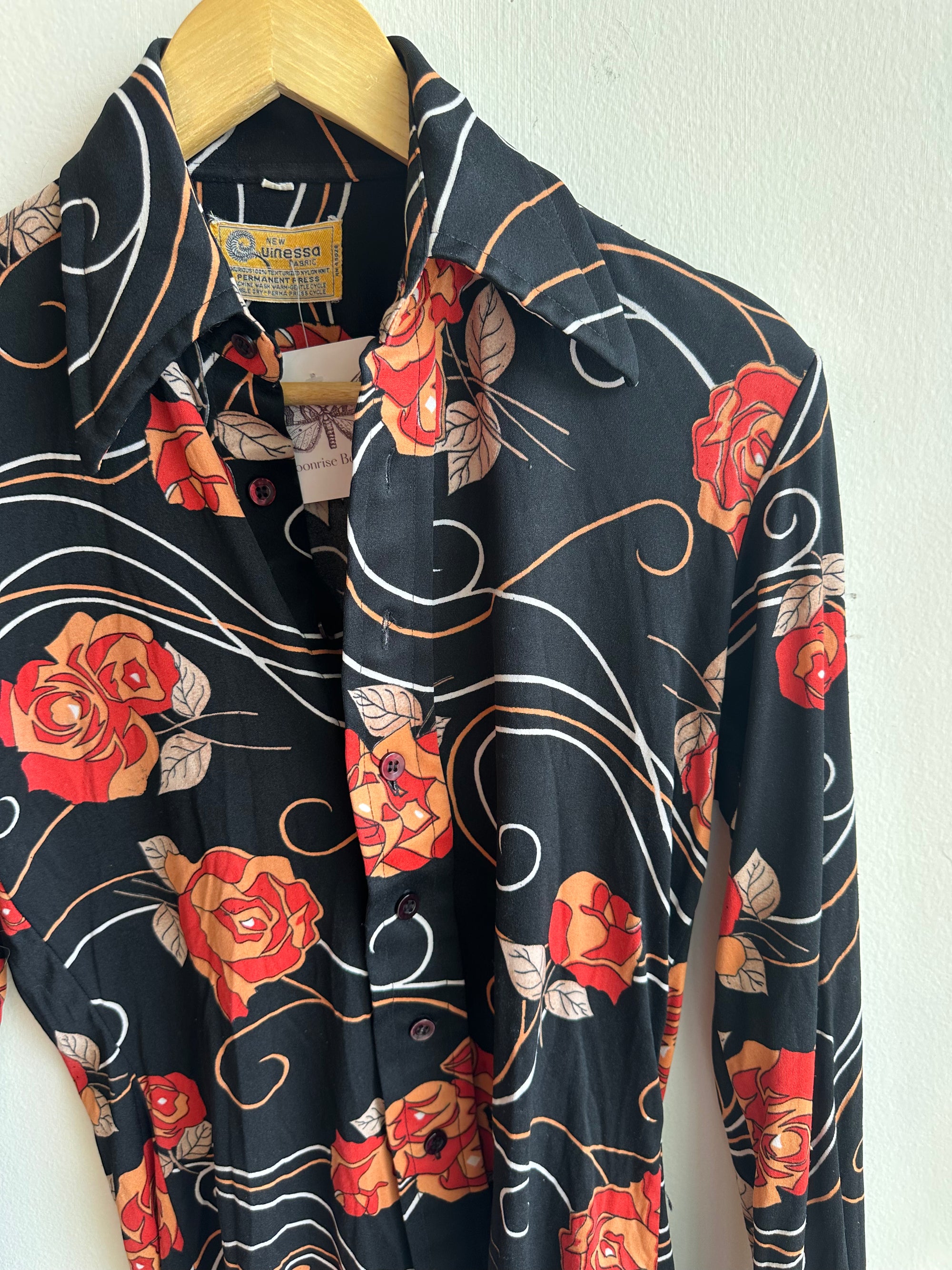 Vintage Guinessa Black Rose Button-Up – Size Small