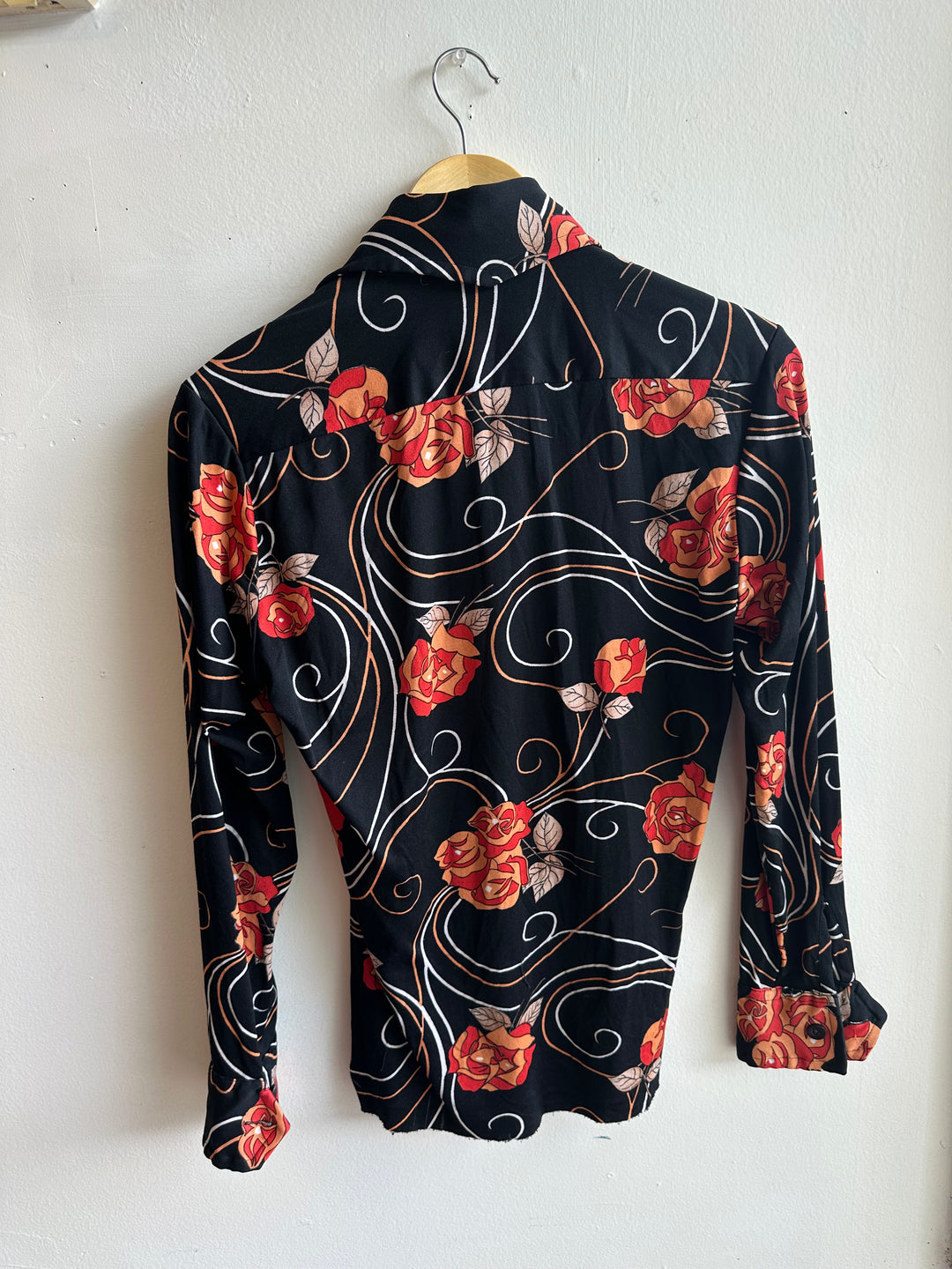 Vintage Guinessa Black Rose Button-Up – Size Small