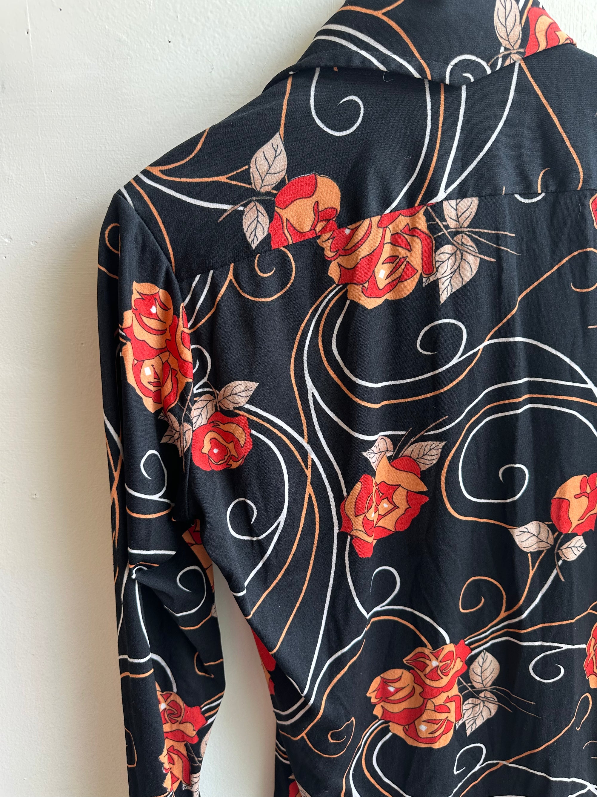 Vintage Guinessa Black Rose Button-Up – Size Small