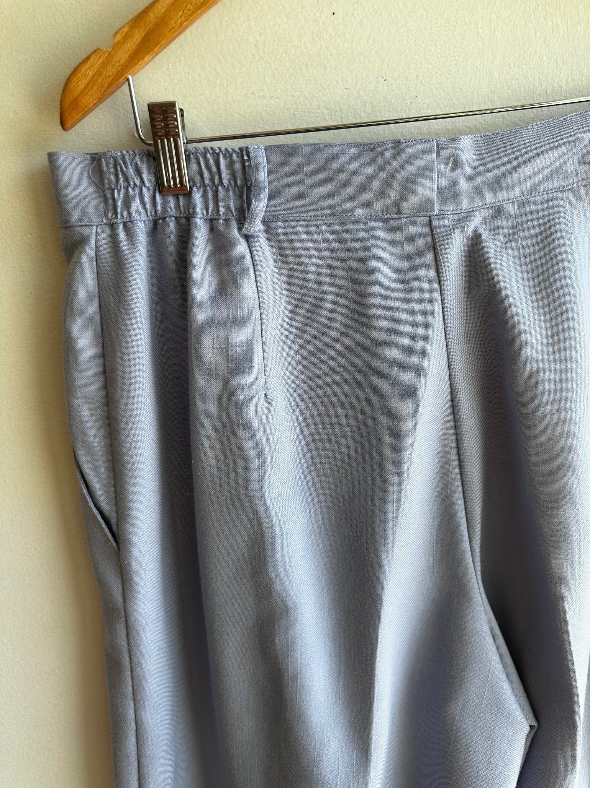 Vintage Periwinkle Pleated Shorts – Size XXL