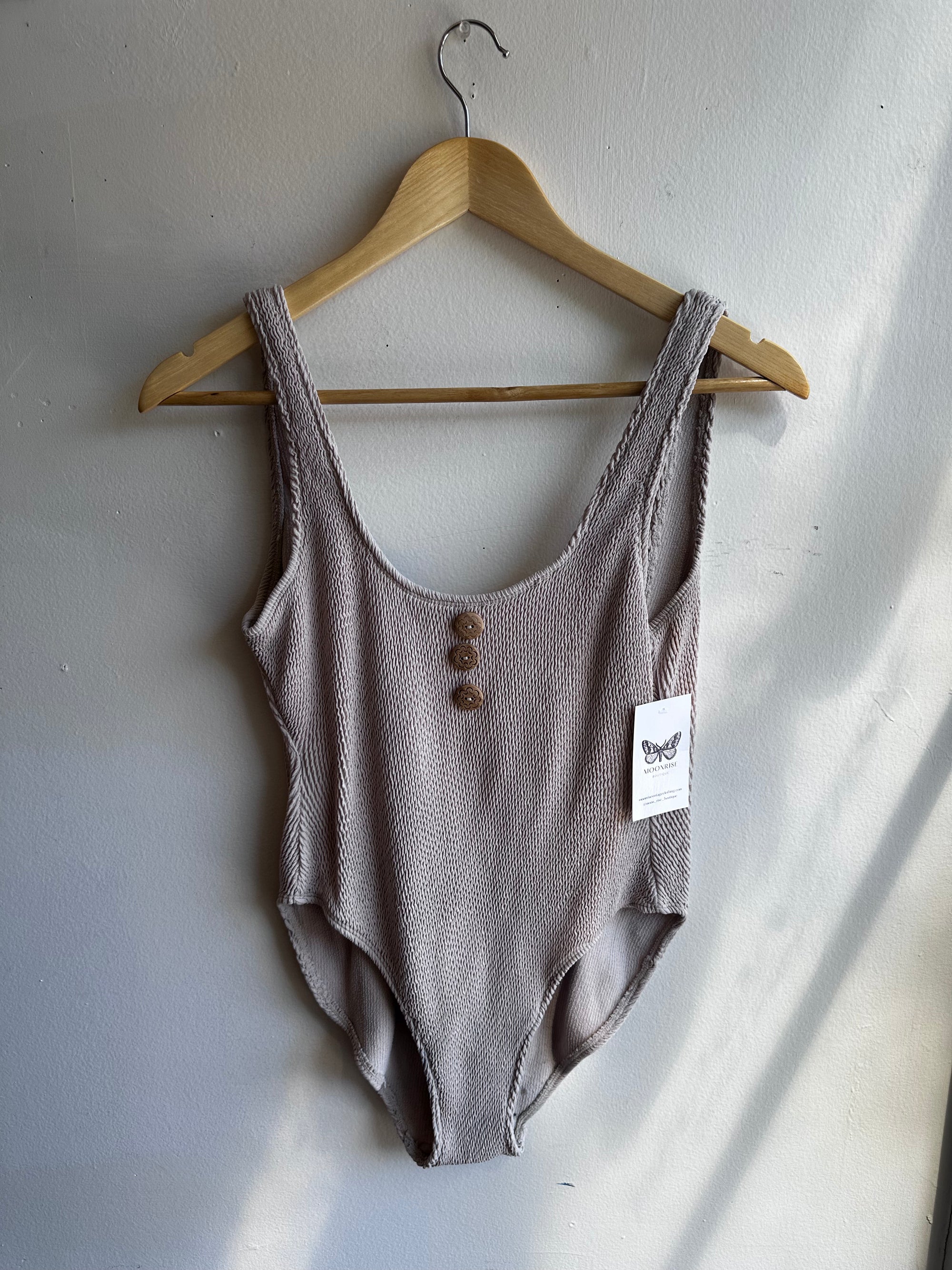 Vintage Textured Button-Front One-Piece Swimsuit – Size Large