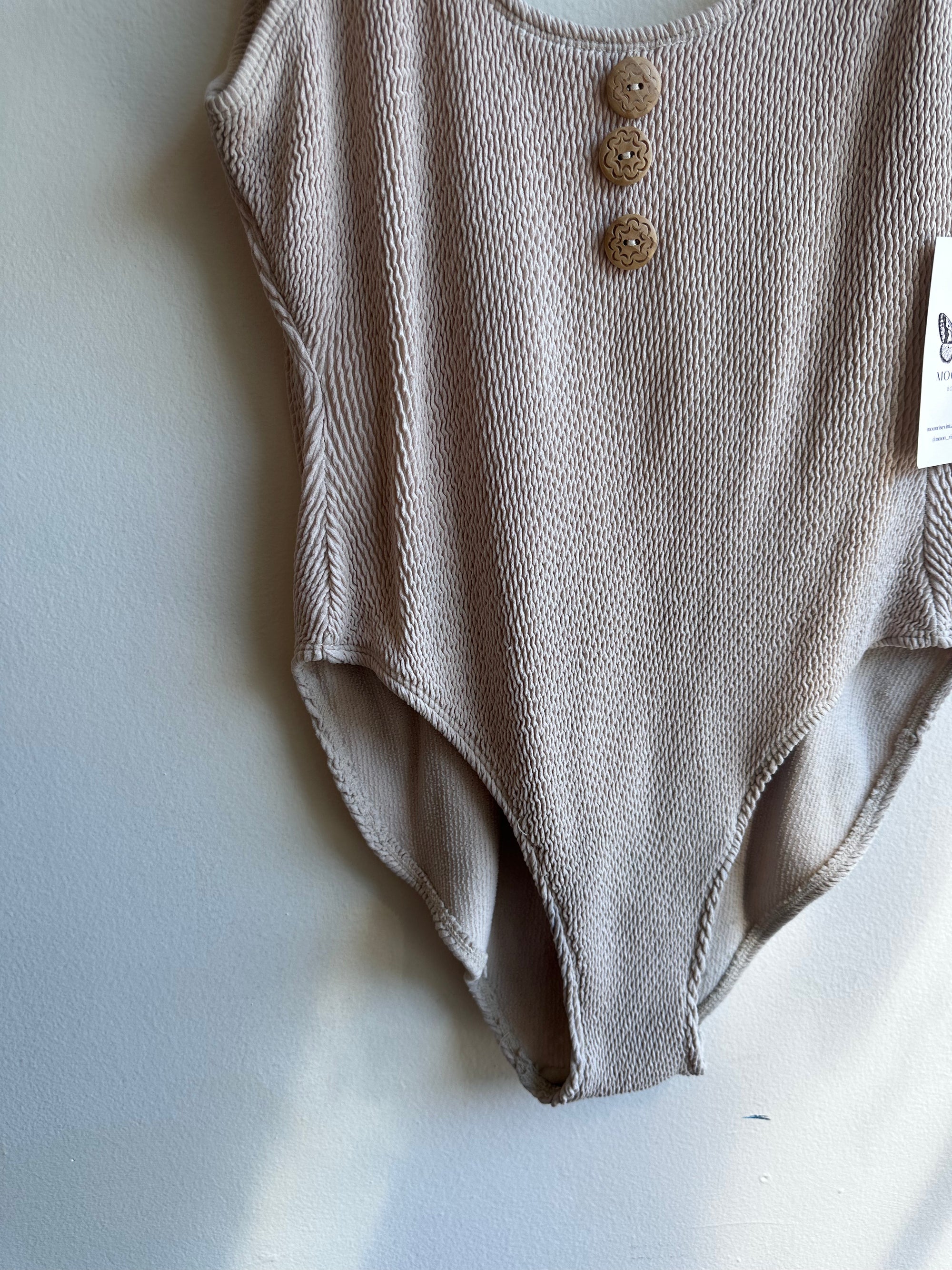 Vintage Textured Button-Front One-Piece Swimsuit – Size Large
