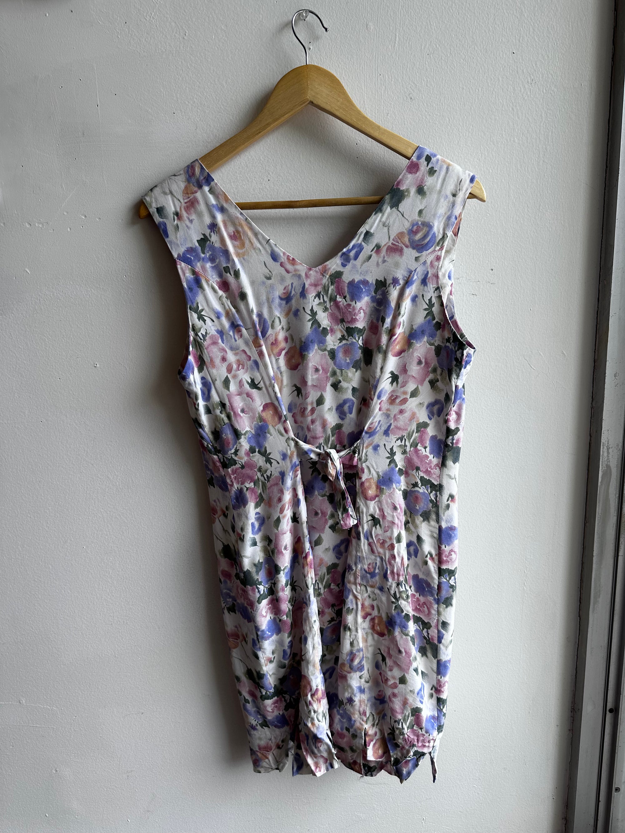 Vintage 90s Sleeveless Button-Front Floral Midi Dress | Size medium