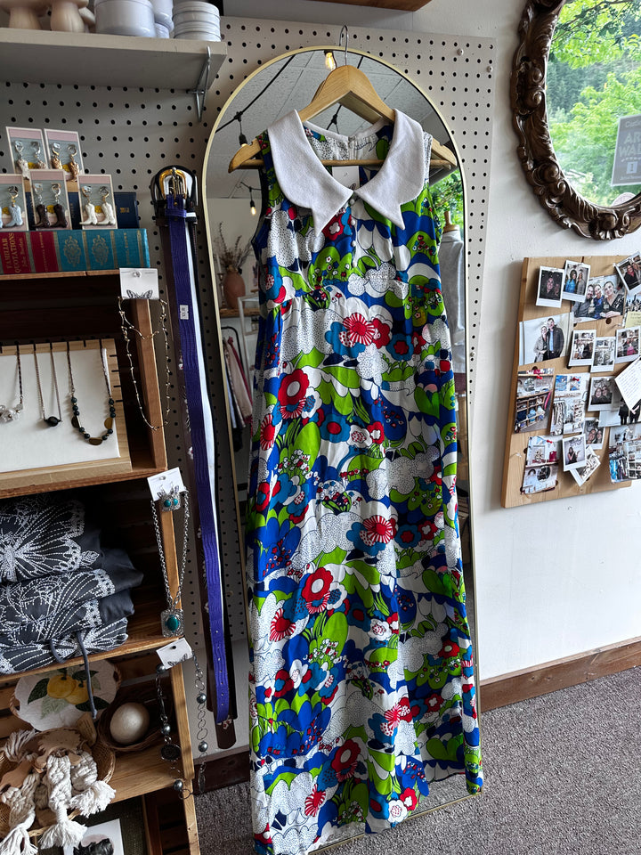 Vintage 1960s Floral Mod Maxi Dress with White Peter Pan Collar | Size Small