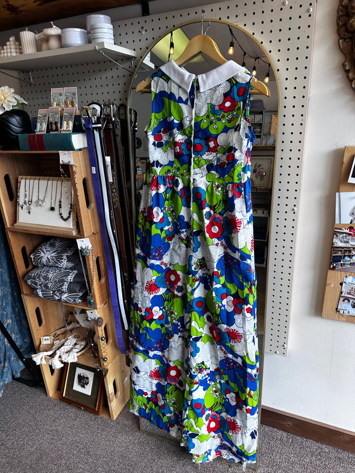 Vintage 1960s Floral Mod Maxi Dress with White Peter Pan Collar | Size Small
