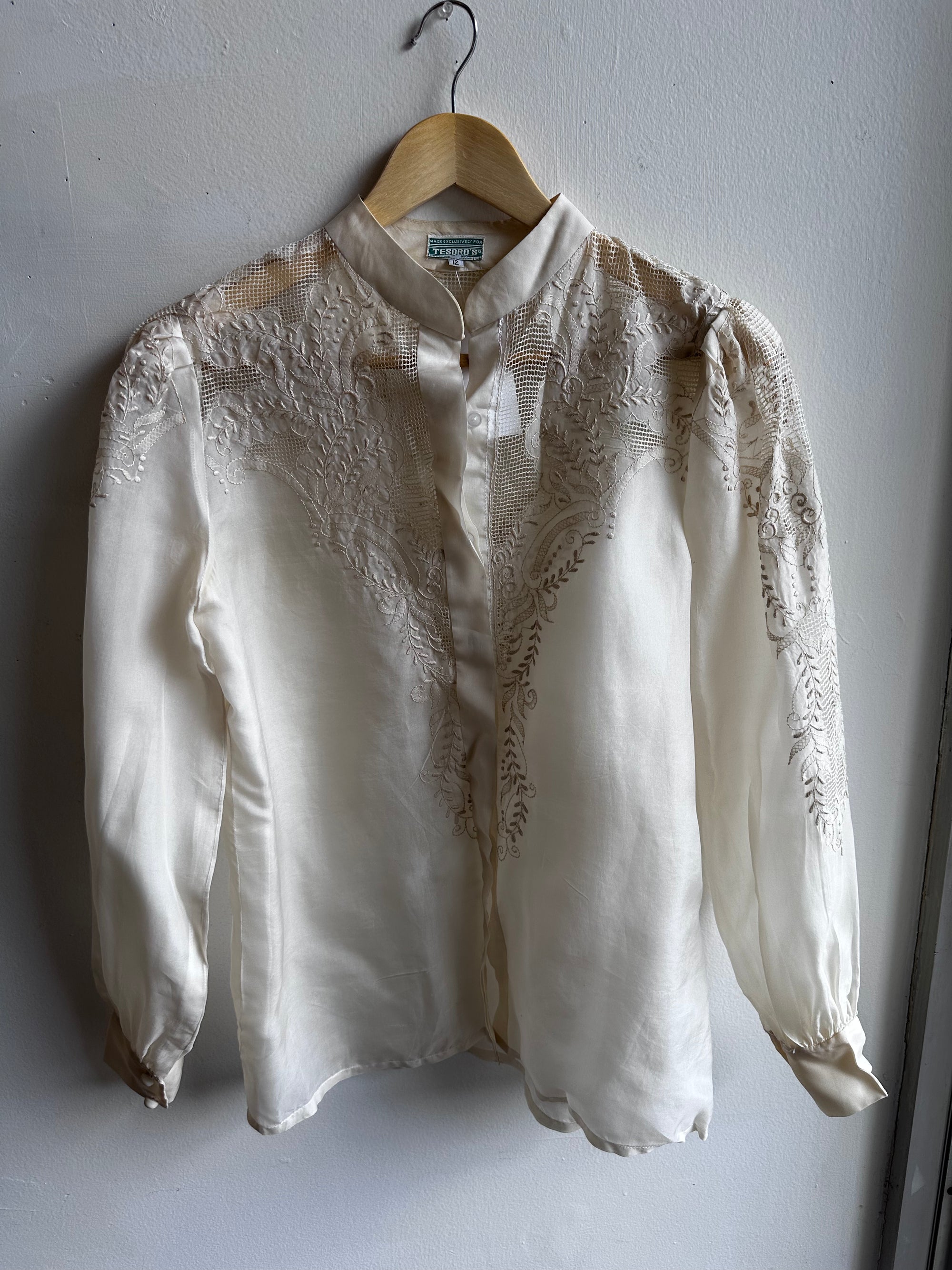Vintage Tesoro’s Cream Silk Blouse with Embroidered Lace – Size 12