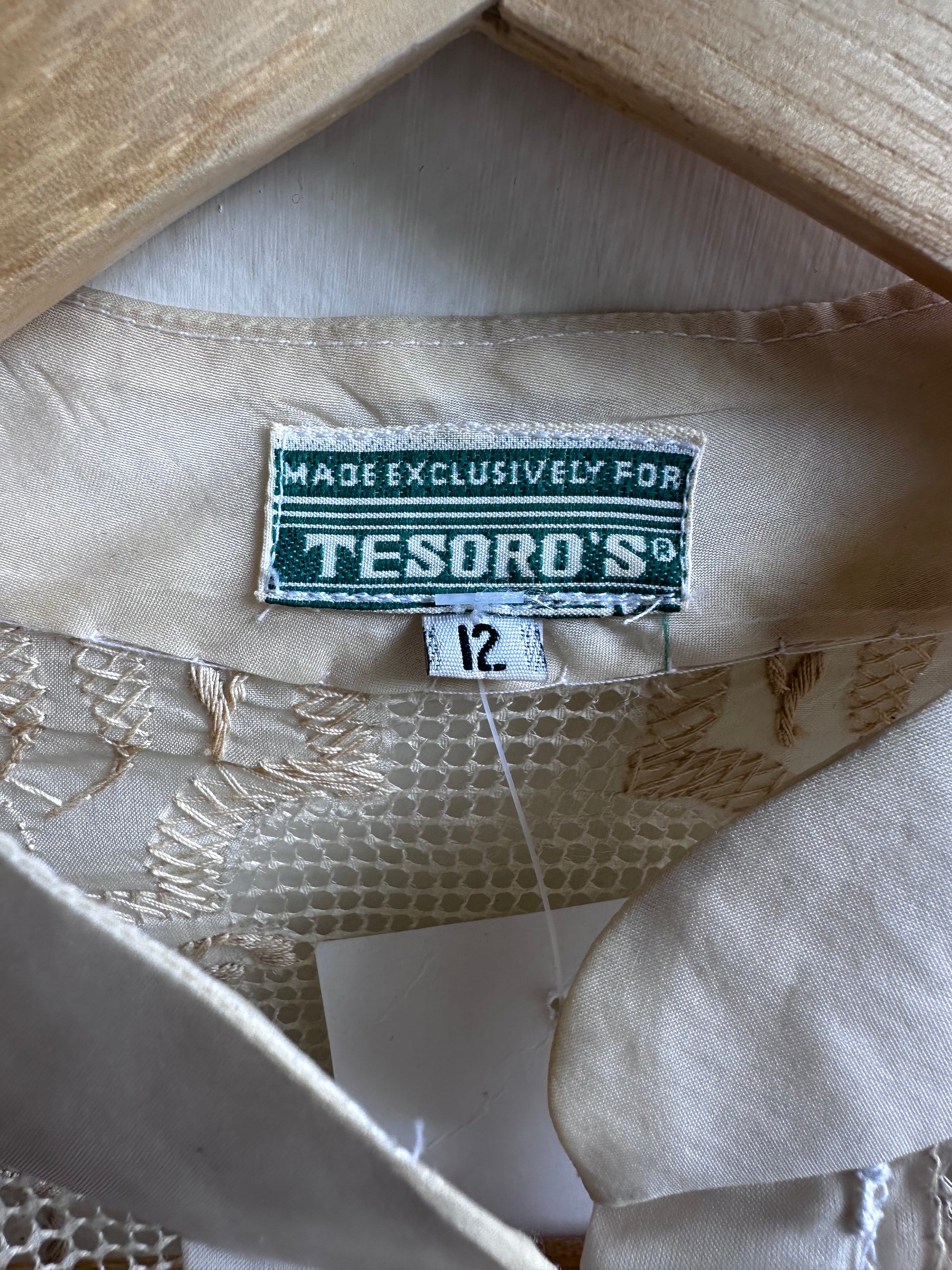 Vintage Tesoro’s Cream Silk Blouse with Embroidered Lace – Size 12