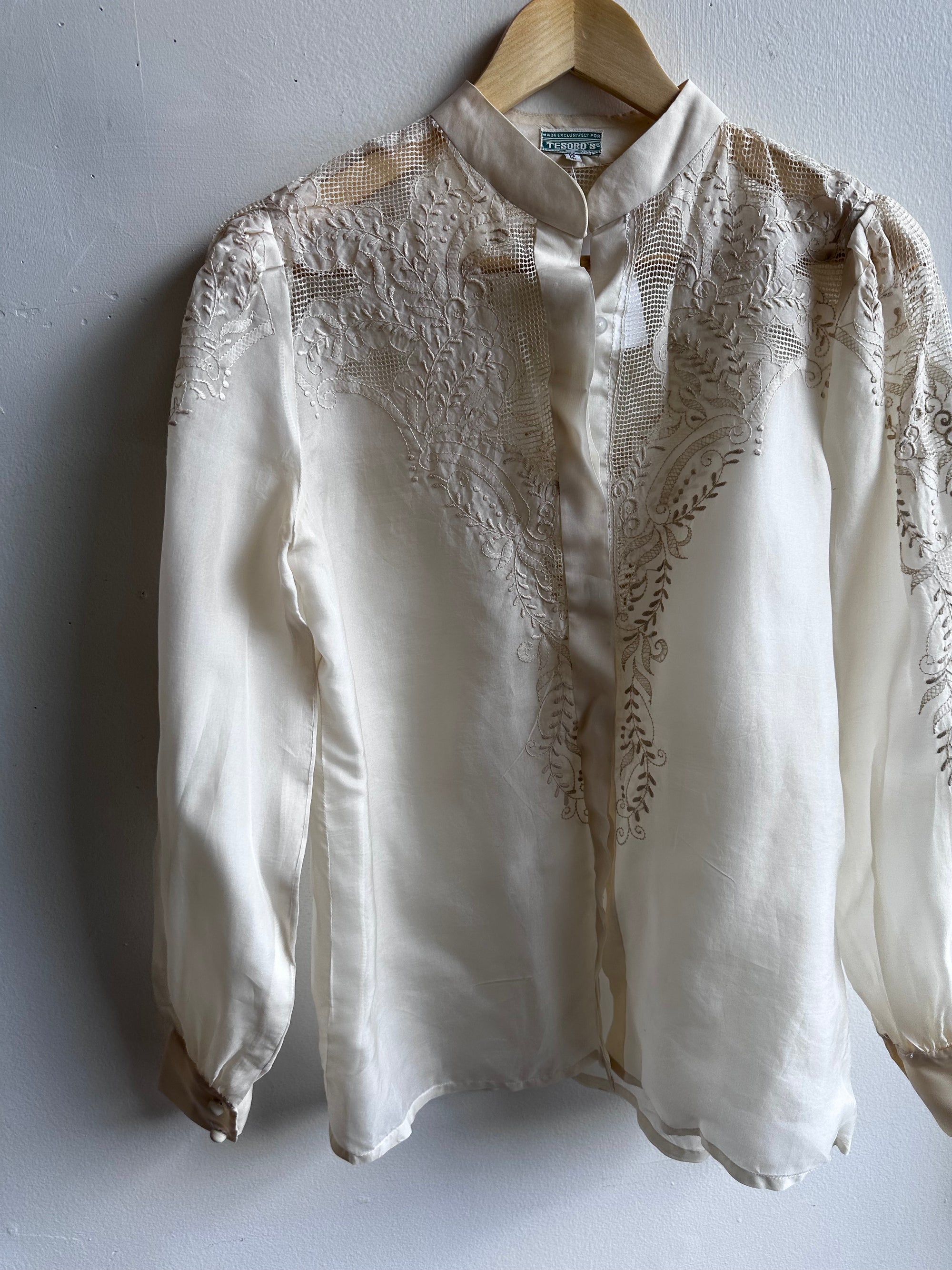 Vintage Tesoro’s Cream Silk Blouse with Embroidered Lace – Size 12