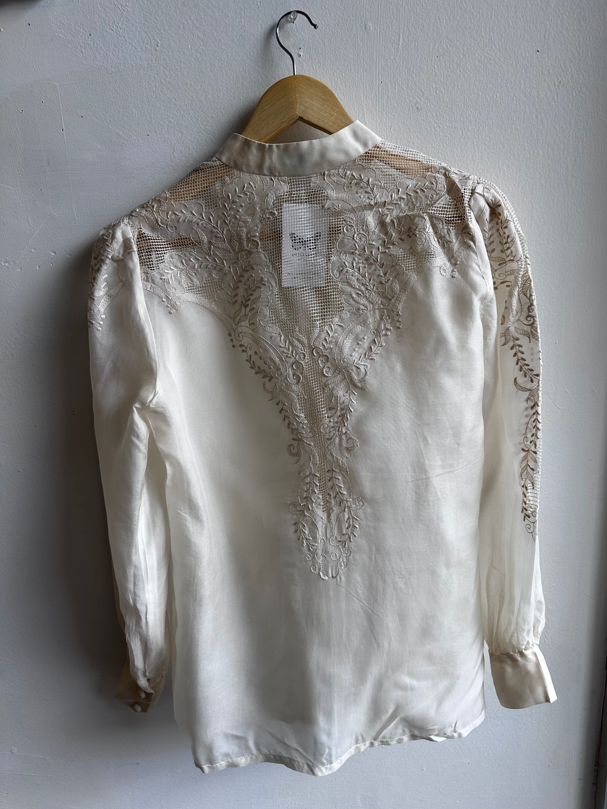 Vintage Tesoro’s Cream Silk Blouse with Embroidered Lace – Size 12