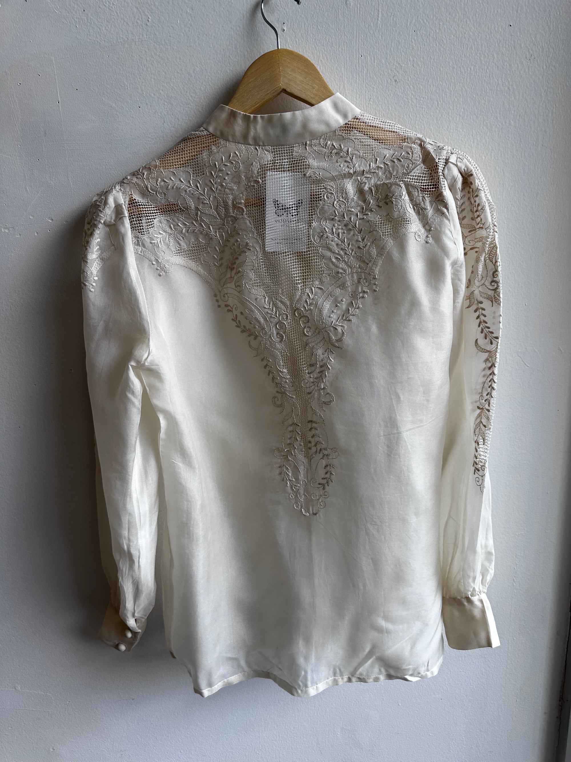 Vintage Tesoro’s Cream Silk Blouse with Embroidered Lace – Size 12