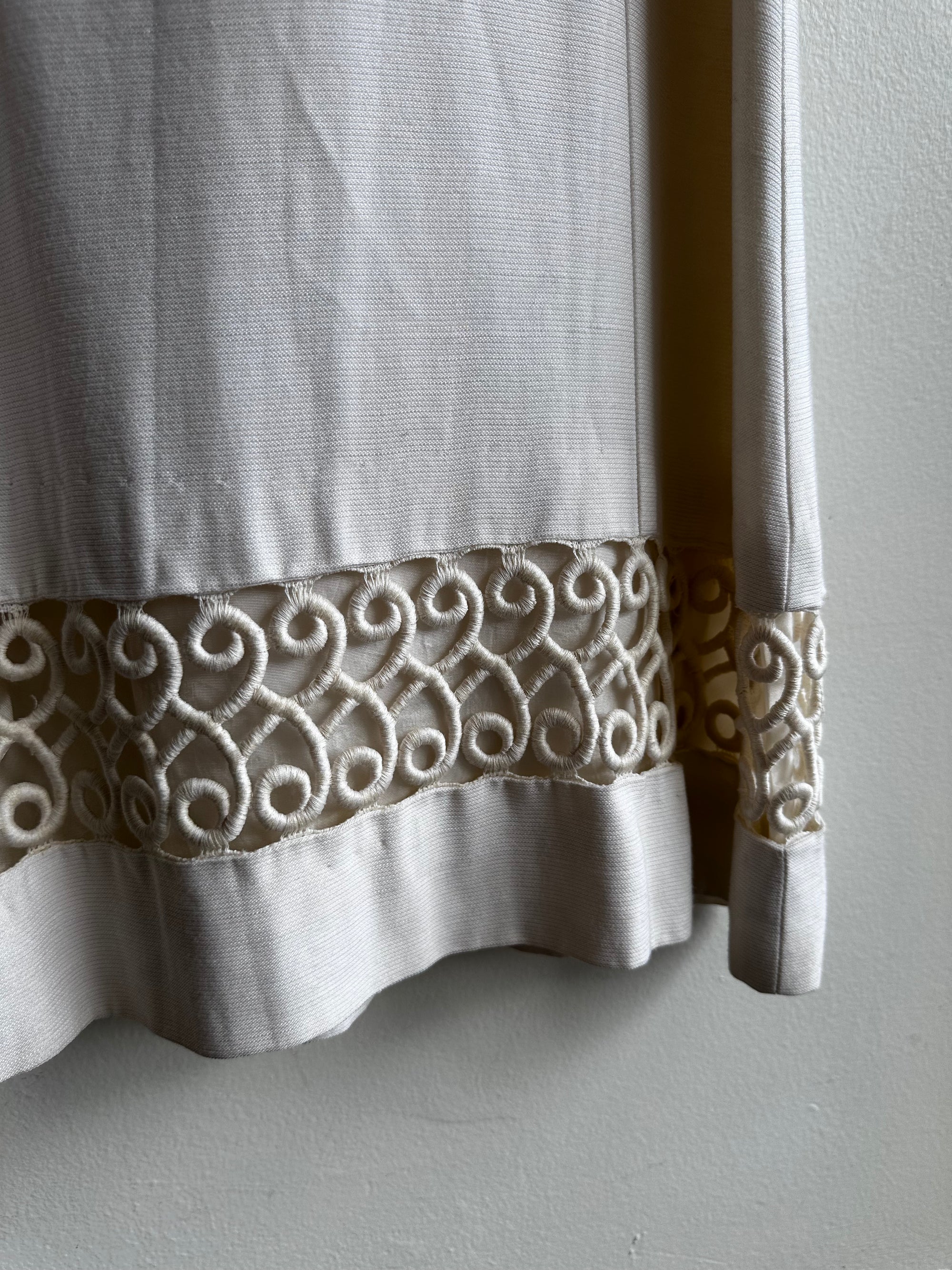 Vintage 60s Cream Shift Dress with Scroll Hem Detail – Size Medium